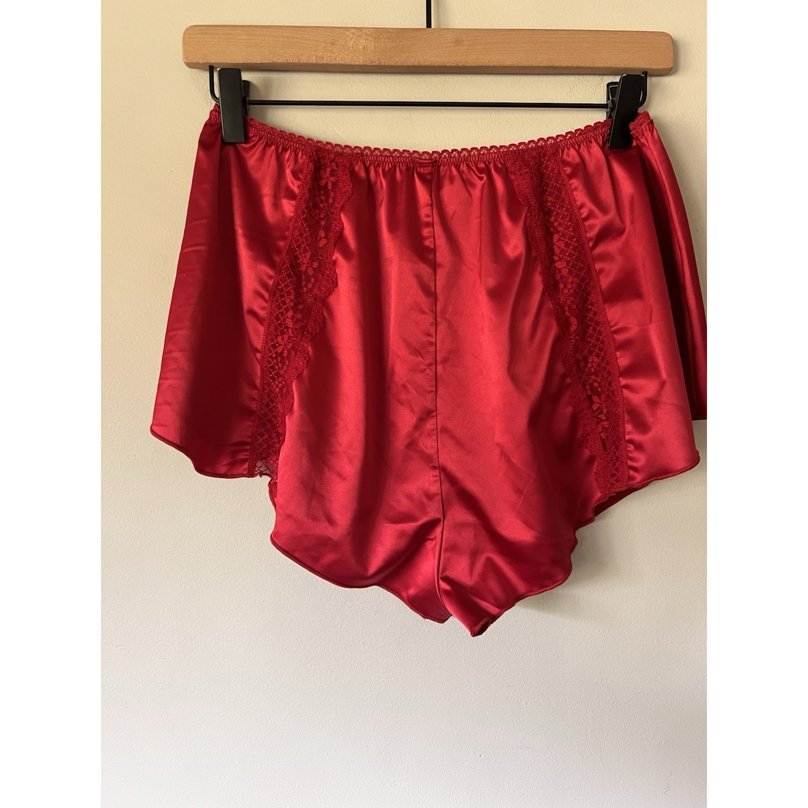 Kat The Label Lucille Shorts In Red Size Large L Satin Sexy Nwt Comfort Lounge — image 7 of 8